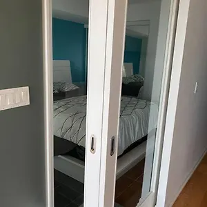 Lovely- 1 Bedroom With Pool , Toronto Canada
